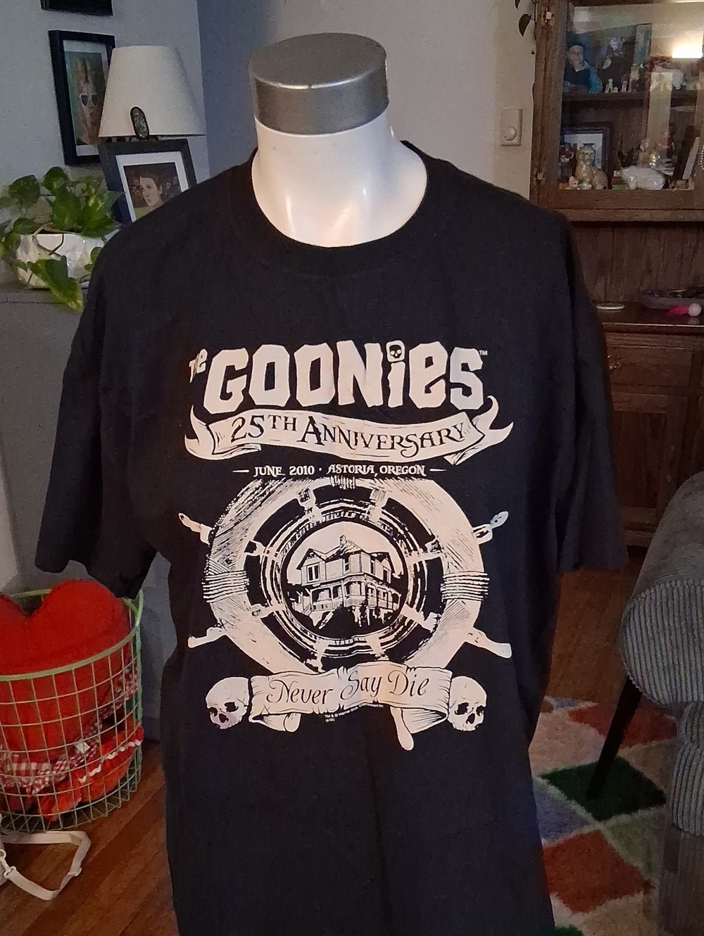 The Goonies 25th Anniversary Black Graphic T-Shirt Mens Large